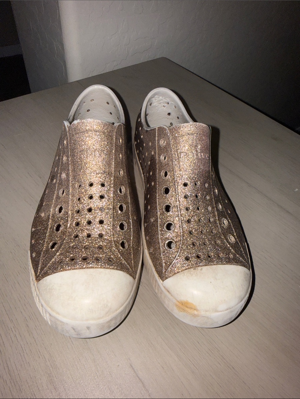 Native Kids Glitter Slip-On Shoes in Rose Gold